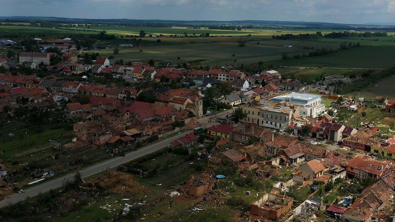 Tornádo zdevastovalo v Hruškách i hřbitov